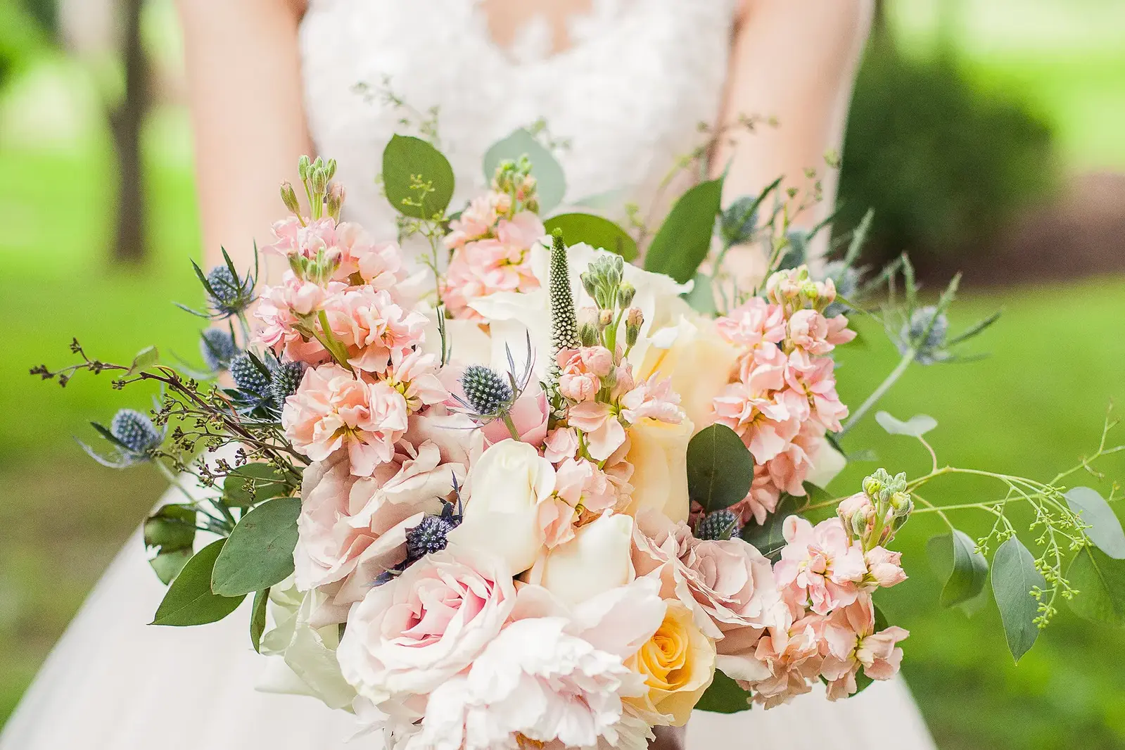 bride holding bouquet